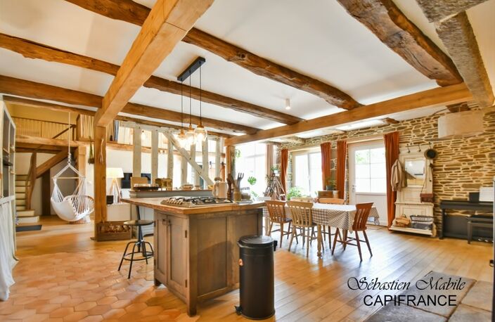 Chambres d'hôtes et gîte à vendre en Bretagne 9 pièces SOUGEAL (35) en Baie du Mont Saint Michel - Terrrain de 2200 M² — photo 4