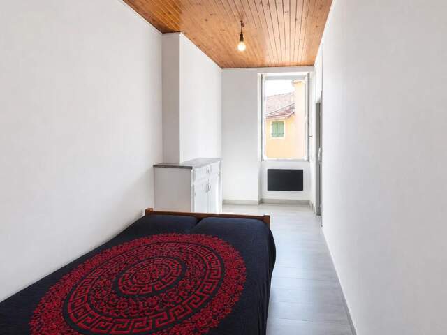 Appartement T2 de 27 m² à Hyères centre — photo du bien