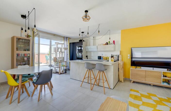 Appartement T4 de 90 m² à Villeurbanne — photo 2