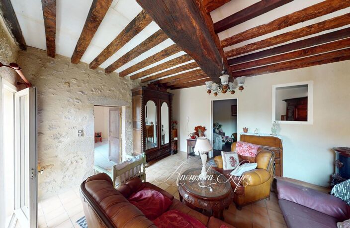 Maison avec dépendances a rénover — photo 3