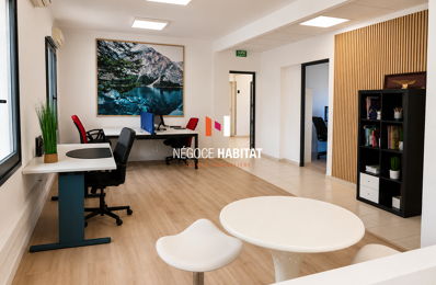 LOCAL COMMERCIAL 187M2 - ZAC DE LA PETITE CAMARGUE LUNEL — photo du bien