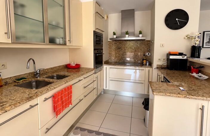 Cannes Montfleury – 3 pièces rénové avec terrasse de 20 m² et piscine — photo 3