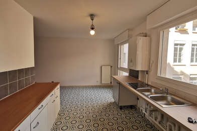 Appartement 3 pièces 1330 €
