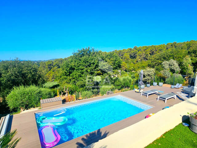 Maison récente 4 pièces avec piscine à La Gaude - Vue dégagée sur montagnes — photo du bien