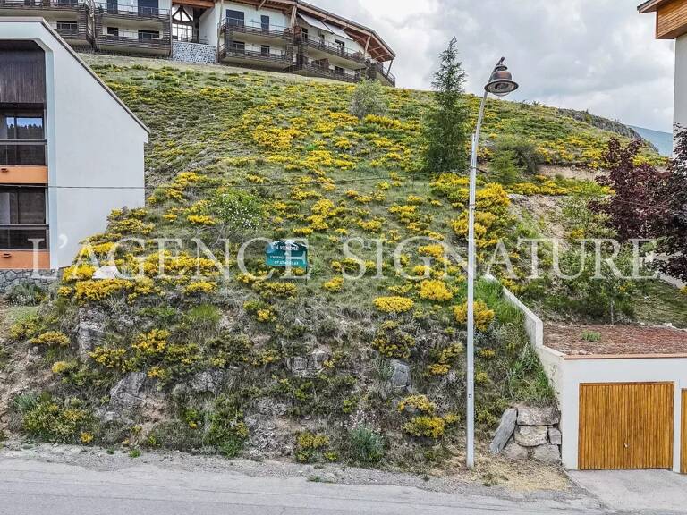 À VENDRE – Terrain constructible 685 m² – Valberg — photo 1