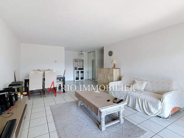 À vendre - Appartement 3 pièces de 65 m² - Centre-ville de Cag — photo du bien