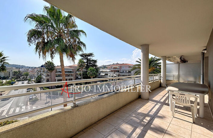 À vendre - Appartement 3 pièces de 65 m² - Centre-ville de Cag — photo 2