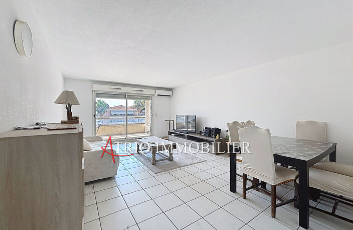À vendre - Appartement 3 pièces de 65 m² - Centre-ville de Cag — photo 3