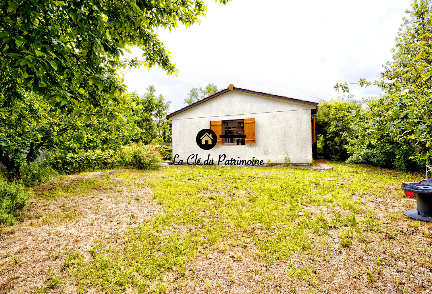 MAISON AVEC TERRAIN SECONDE LIGNE  PLEIN SUD  EMPLACEMENT PR — photo 1
