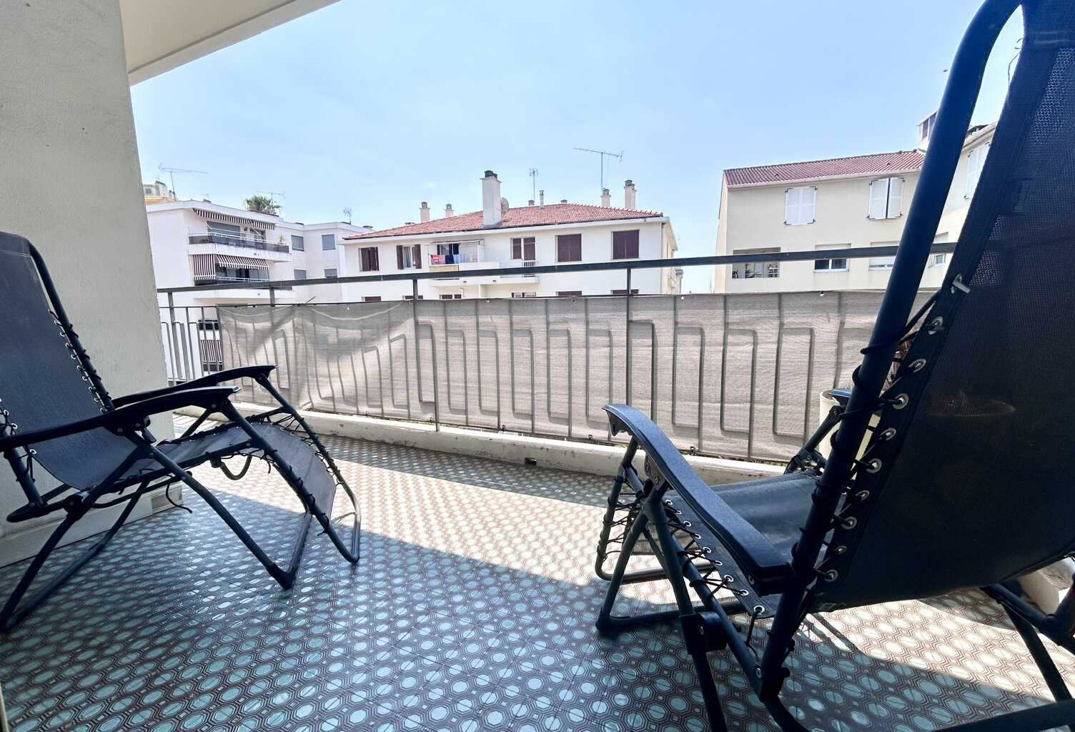 NICE CHAMBRUN F1 AVEC TERRASSE — photo 1
