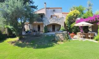 Maison 8 Pièces 205 m² à vendre à Robion (84440)