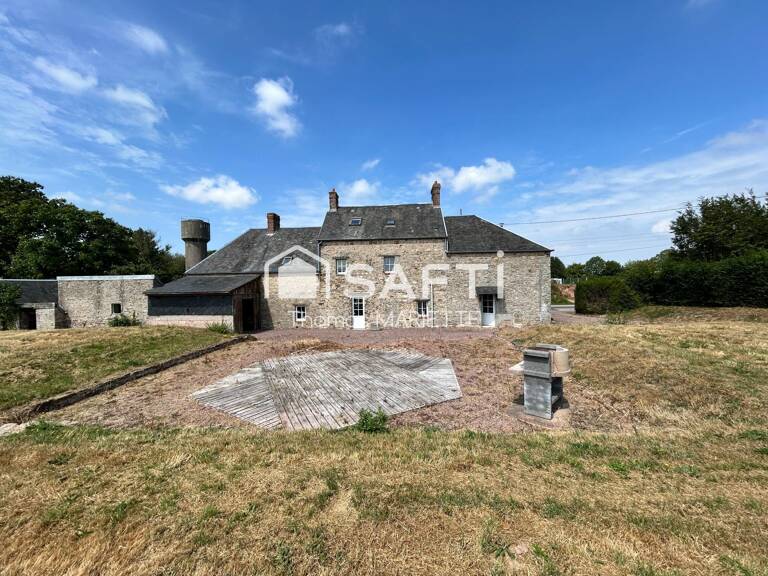 Maison de caractère de 195 m² avec 2 000 m² de terrain, proche de l'A84 et de Vire. Beaux volumes, fort potentiel et possibilité d'acquérir un terrain constructible supplémentaire. — photo 1