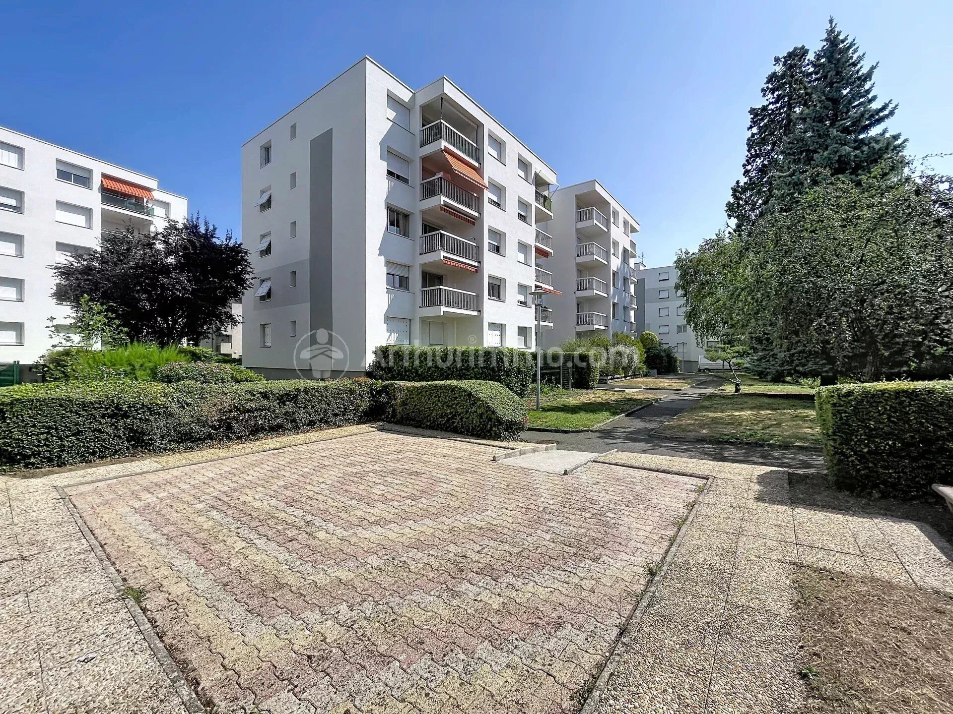 Appartement 4 pièces 83 m² · à Clermont-Ferrand · 83 m² · 24 000 €