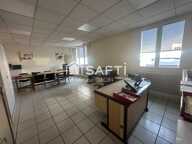 Locaux 880 m² comprenant stockage, atelier, bureaux. — photo 3