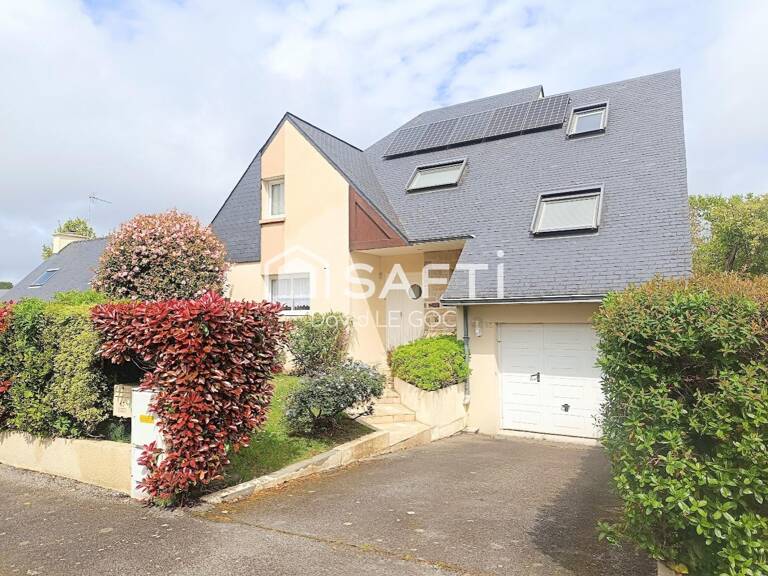 Fouesnant, en impasse, le centre ville à pied, maison d'architecte, 143 m², 4 chambres, deux bureaux, sous-sol enterré, double garage — photo 1