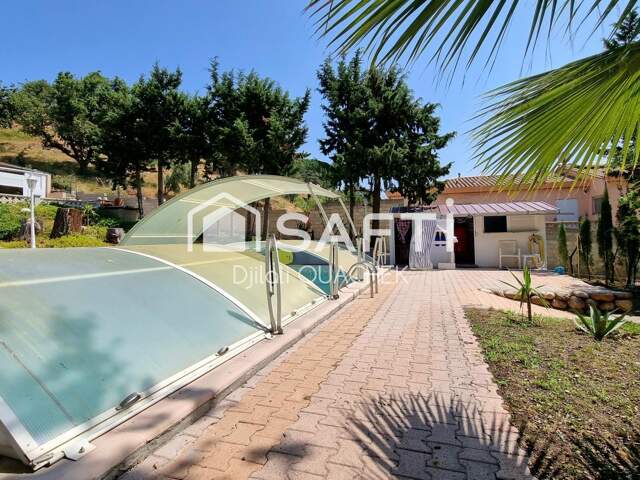 Propriété atypique de 150m² avec grand terrain et piscine  Fort potentiel — photo du bien