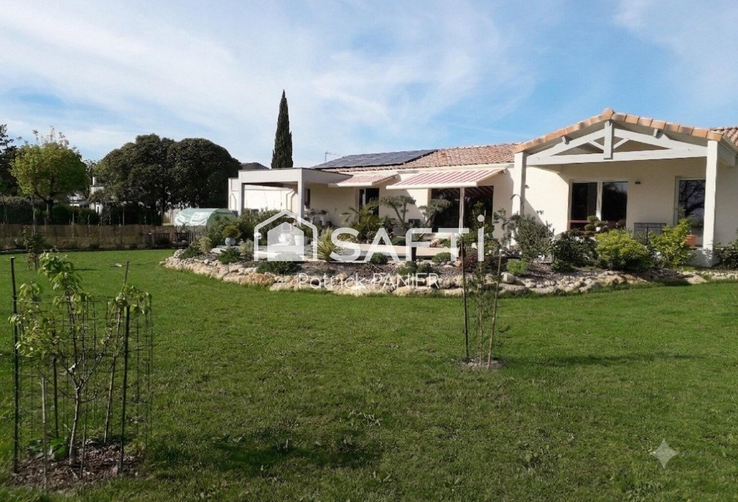 Maison moderne 131 m² avec piscine et terrasse. — photo 1
