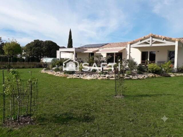 Maison moderne 131 m² avec piscine et terrasse. — photo du bien