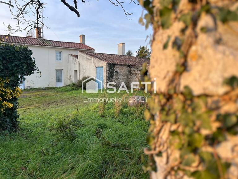 Ancienne ferme en pierre  130 m² habitables + dépendances  12 km des plages — photo 1