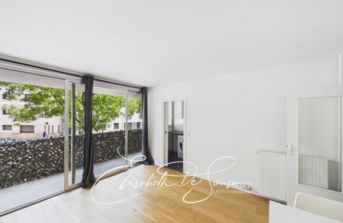 Studio lumineux avec balcon de 8 m² — photo 3