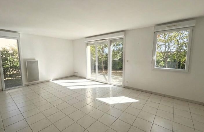 Résidence LE CLOS DE CEDRES - Maison T4 mitoyenne 80 m² avec terrasse, garage, piscine en copropriété et cadre verdoyant — photo 3