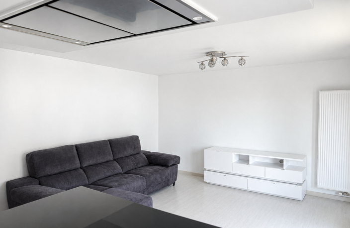 T3 avec grande pièce de vie, loggia et parking — photo 2