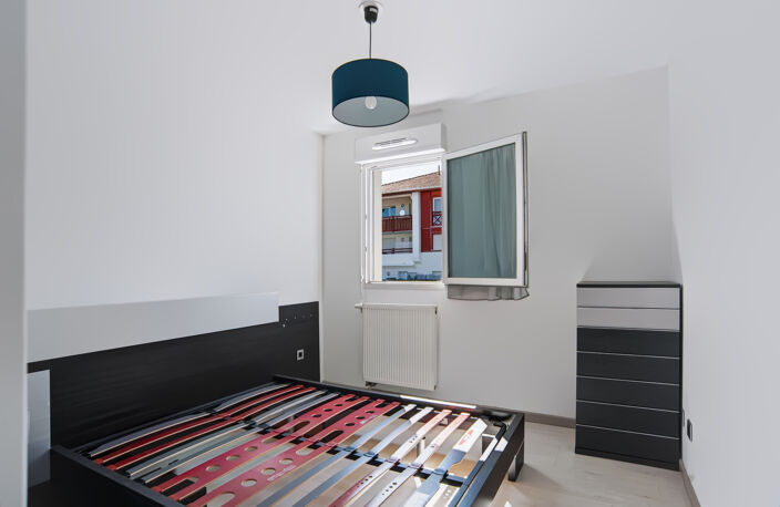 T3 avec grande pièce de vie, loggia et parking — photo 4