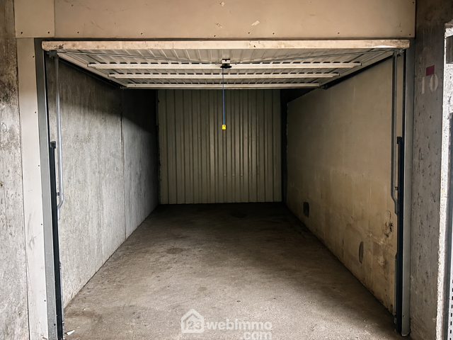 Garage - 11m² - Angers — photo du bien