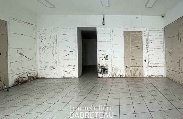 Local commercial  62 m2 - 69007 LYON — photo 4