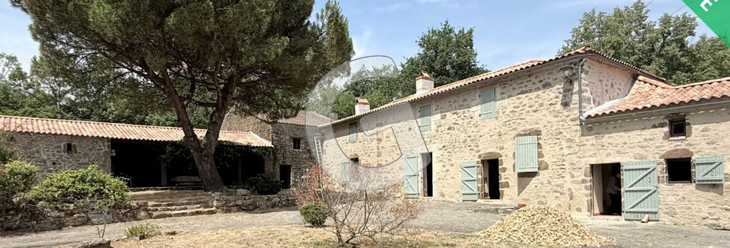 Maison 8 Pièces 235 m² à vendre à Rives-de-l'Yon (85310)