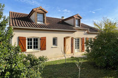 Maison 8 pièces 1112 €