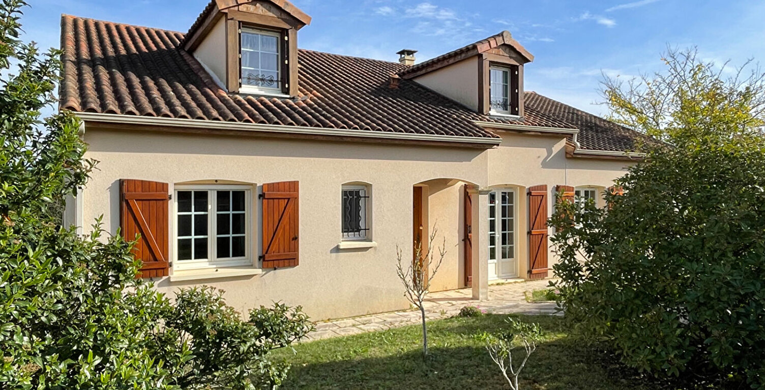 Nouaille Maupertuis - Maison de type 8 — photo 1