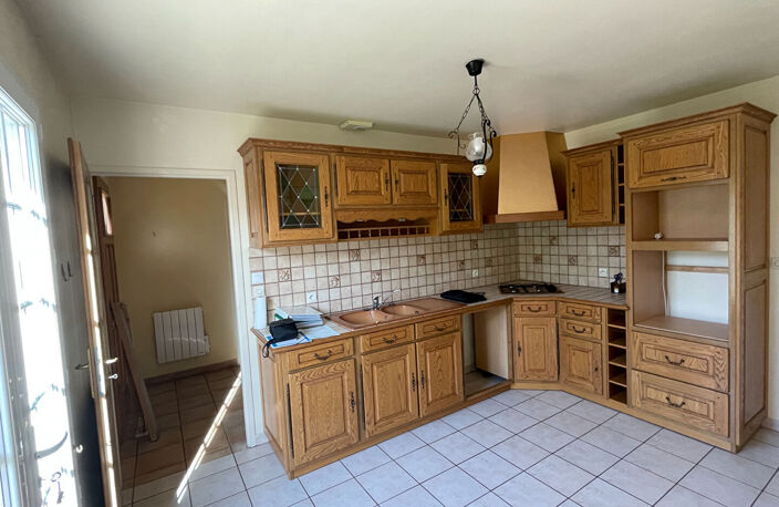 Nouaille Maupertuis - Maison de type 8 — photo 4