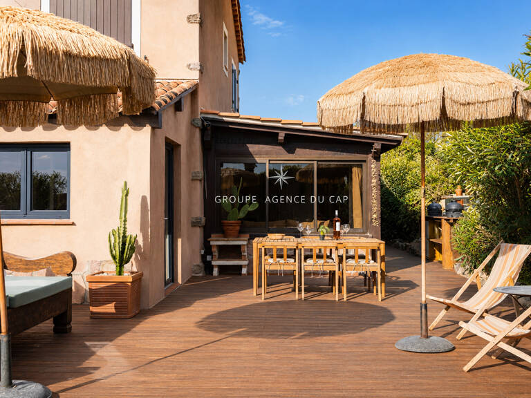 APPARTEMENT EN REZ DE JARDIN EN BORD DE MER DE SAINTE MAXIME — photo 1
