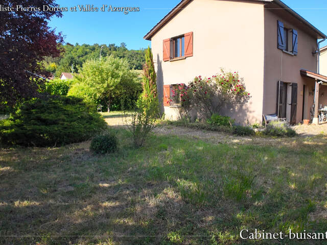 Villa avec terrain au coeur du village — photo du bien