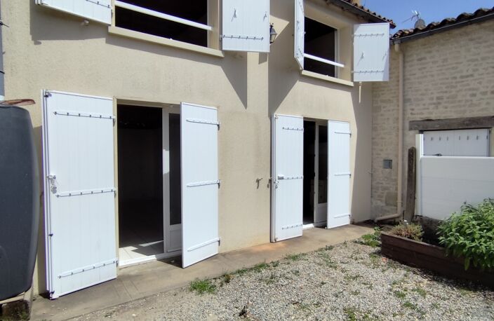 Vente Maison/villa 8 pièces — photo 2