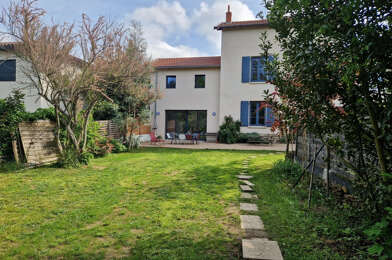 Maison 6 pièces 2840 €