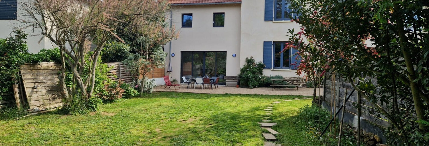 Maison 6 Pièces 192 m² à louer à Écully (69130)