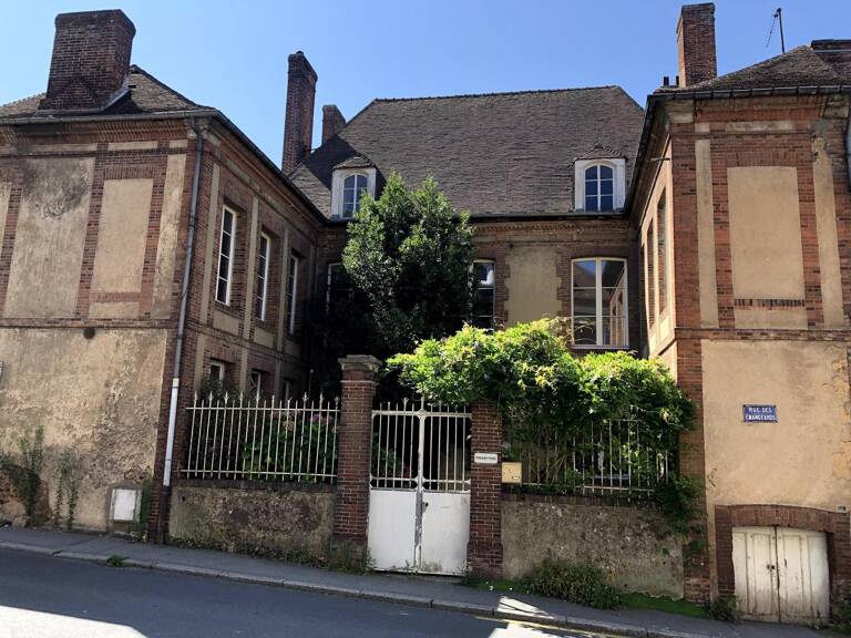 Beau presbytère à aménager en logements — photo 1