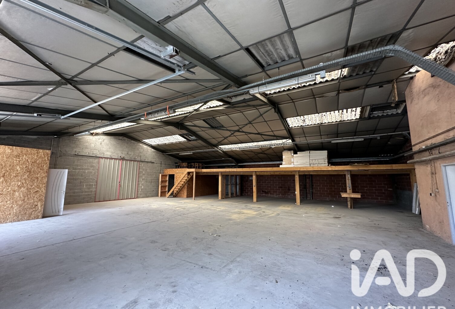 Vente Boutique/Local commercial 380 m&sup2; — photo 1