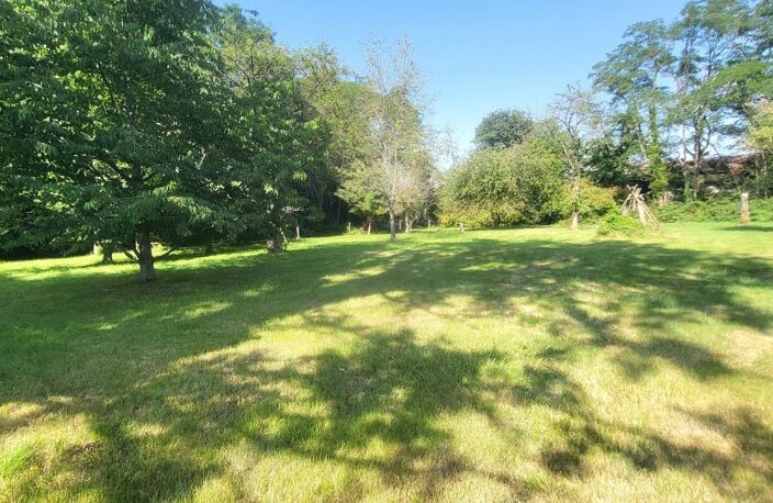 Propriété rare : deux maisons sur environ 9 000 m² — photo 2