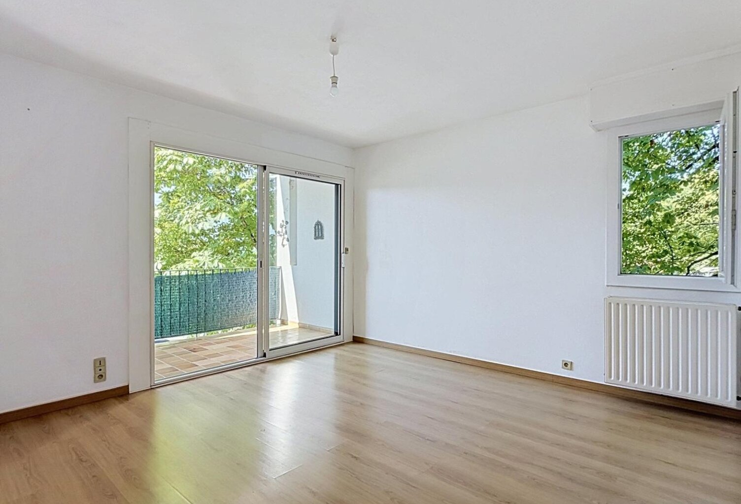 appartement type 3 avec cave parking et garage — photo 1