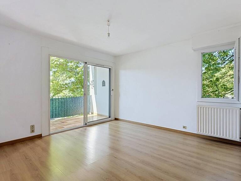 appartement type 3 avec cave parking et garage — photo 1