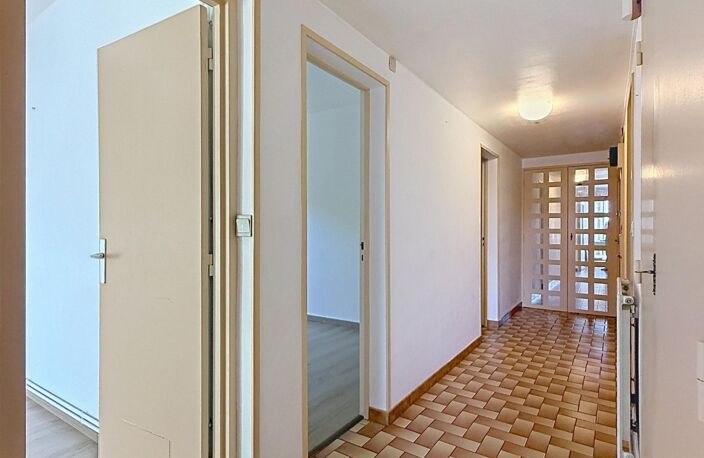 appartement type 3 avec cave parking et garage — photo 4
