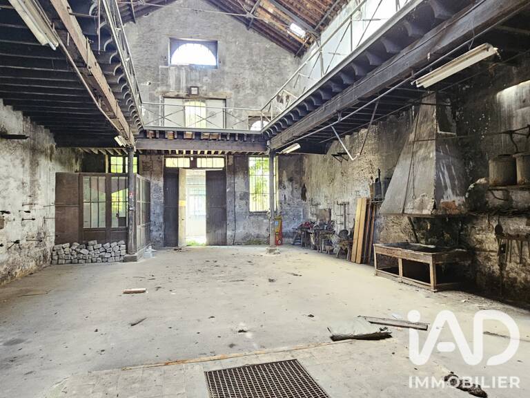 Vente Garage 199 m&sup2; — photo 1