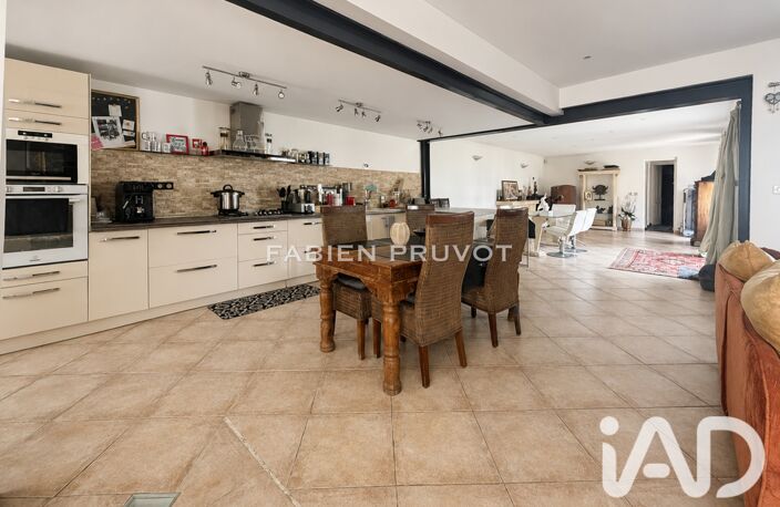 Vente Maison/villa 7 pièces — photo 2