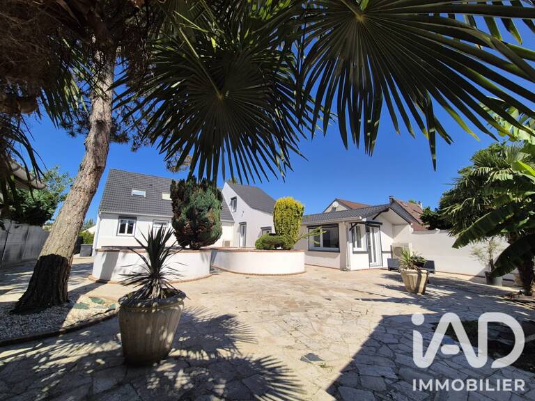 Vente Maison/villa 8 pièces — photo 1