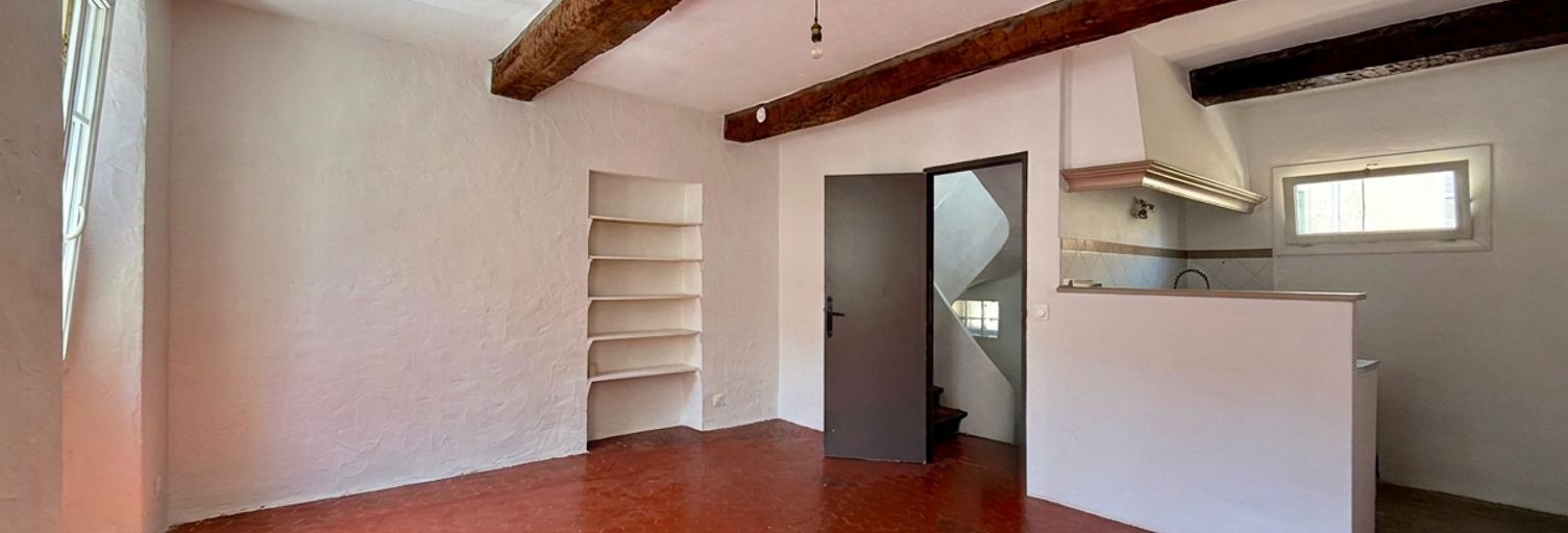 Immeuble  97 m² à vendre à La Garde-Freinet (83680)