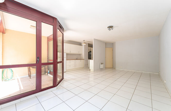 T3 REZ DE JARDIN - A 2 MINUTES A PIED DU CENTRE VILLE - CAVE — photo 4