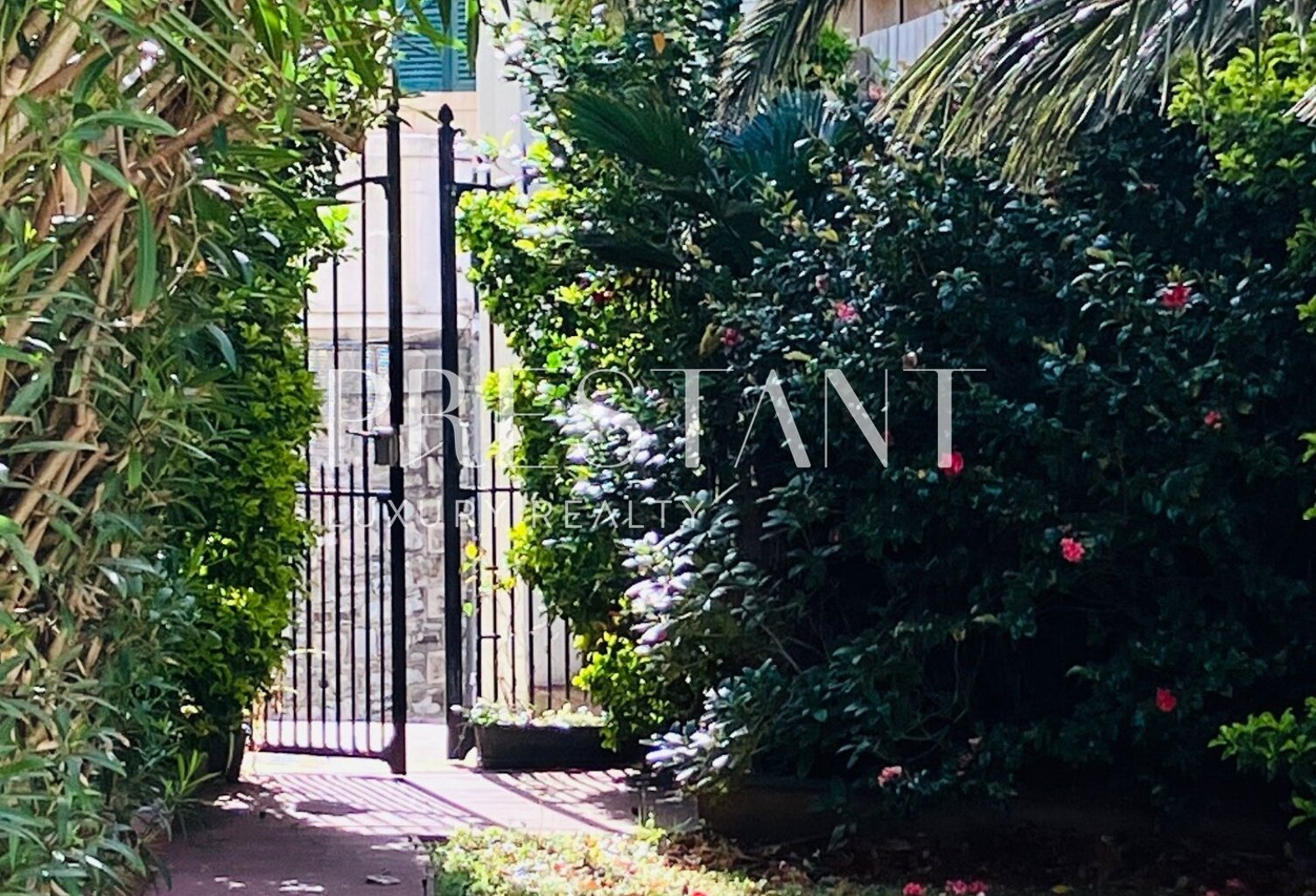 Appartement en rez-de-jardin — photo 1
